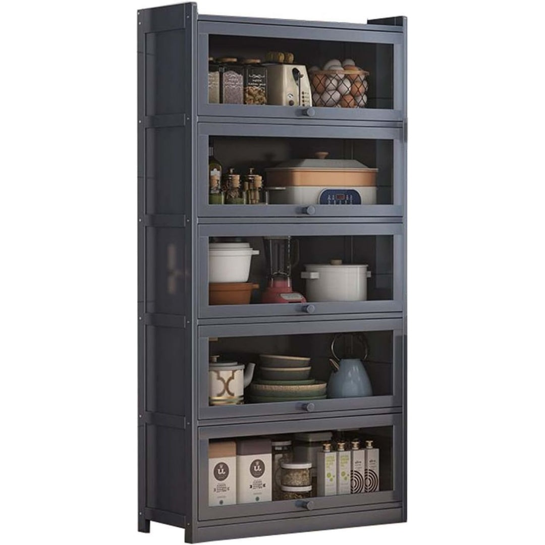Geschlossener Stauraum praegt das Sideboard aus Glas