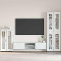Matte Oberflaechen praegen das Sideboard aus Holzwerkstoff