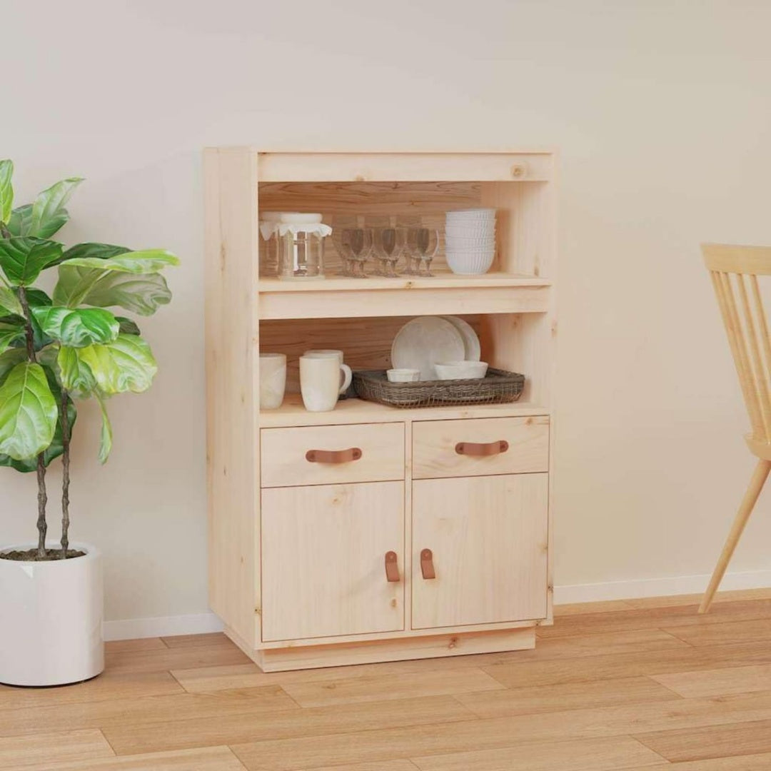 Offene Ablagen und Schubladen an dem Sideboard