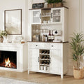Das Sideboard zeigt 4 Tueren in Weiss