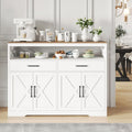 Verstellbare Ablagen und 2 Schubladen an dem Sideboard