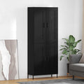 2 Tueren und Metallgriffe an dem Hochschrank