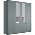 Kleiderschrank mit Metallgriffen