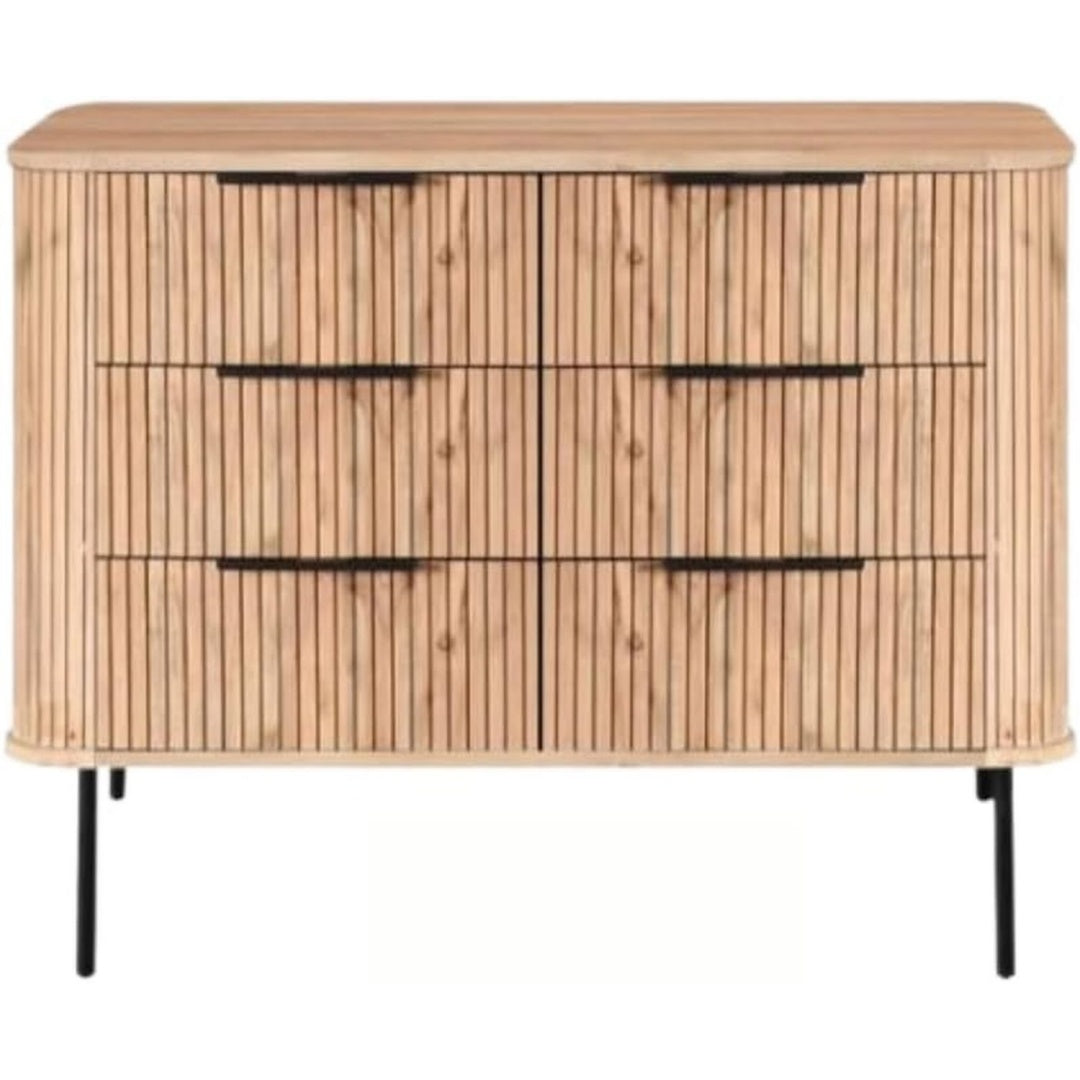 Das Sideboard zeigt Schubladen in Naturbraun